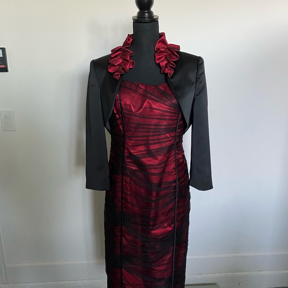 Elite Champagne Size 8 Red & Black Dress